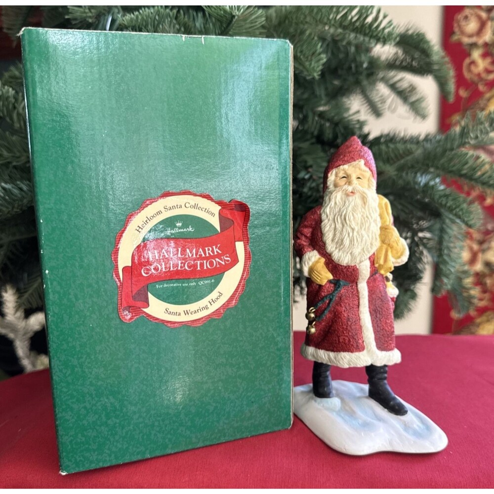 Hallmark Heirloom Santa Figurine A Happy Christmas Figurine 1990 Peter Dutkin II